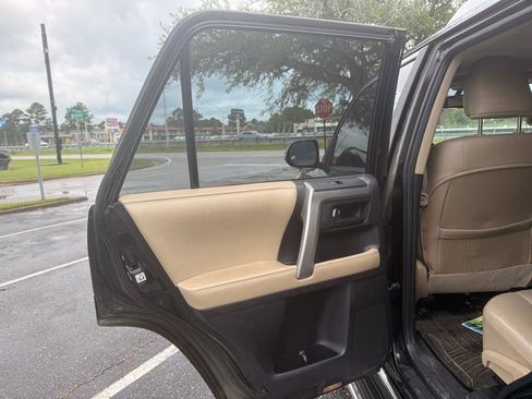 Used 2013 Toyota 4Runner Limited AWD/4WD image 12