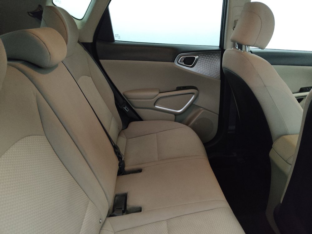 Used 2020 Kia Soul LX FWD image 19