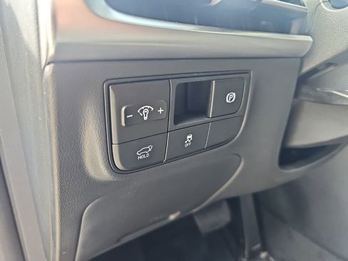 Certified 2025 Hyundai Tucson Limited FWD image 16