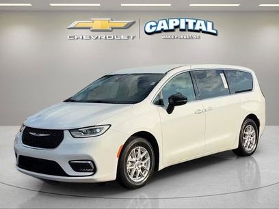Used 2024 Chrysler Pacifica Touring-L