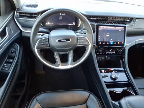 Used 2023 Jeep Grand Cherokee L Limited image 17