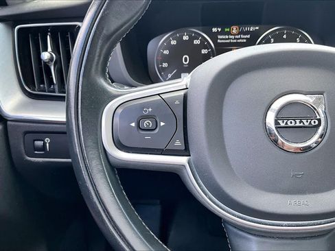 Used 2020 Volvo XC60 T5 Momentum AWD/4WD image 21