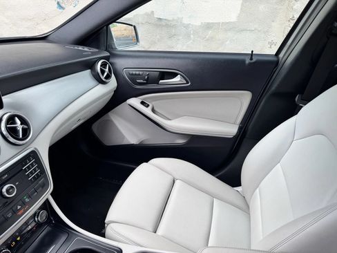 Used 2017 Mercedes-Benz GLA 250 image 19