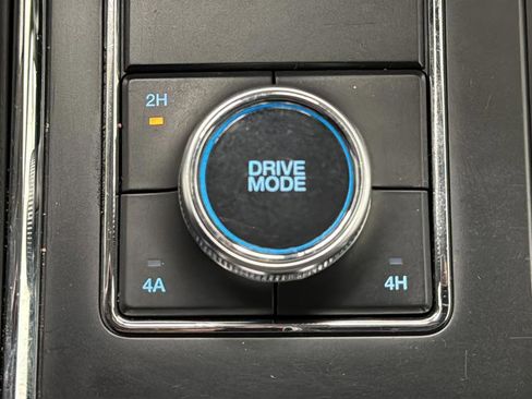 Used 2024 Ford Expedition Max XLT image 33