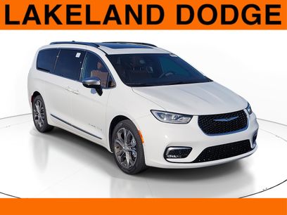 New 2026 Chrysler Pacifica Pinnacle