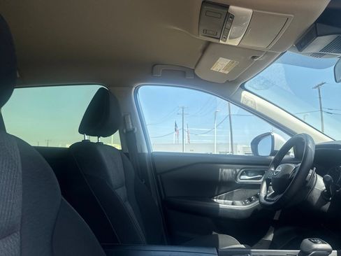 Certified 2025 Nissan Rogue SV FWD image 26