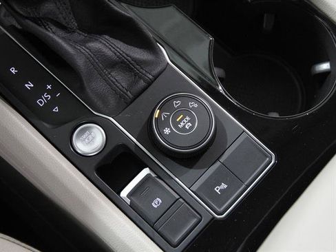 Used 2019 Volkswagen Atlas SEL R-Line image 16