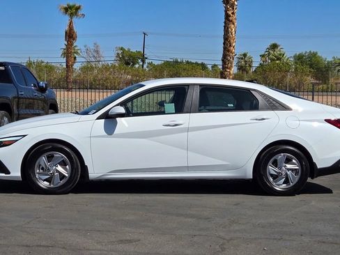 Used 2026 Hyundai Elantra SE FWD image 7