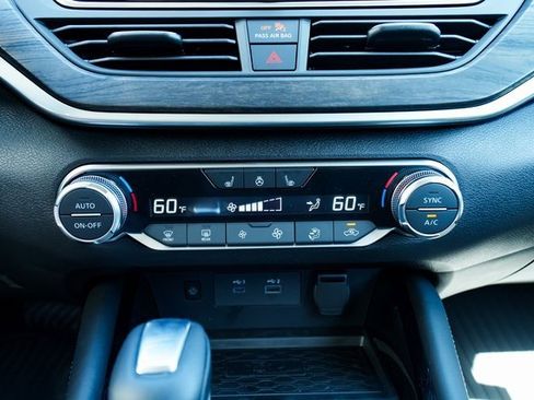 New 2025 Nissan Altima 2.5 SL image 15