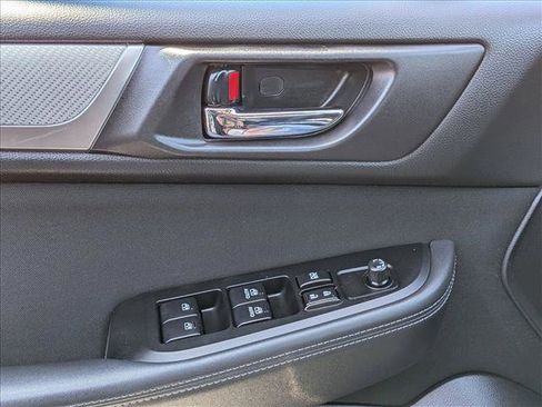 Used 2016 Subaru Outback 2.5i Premium image 11