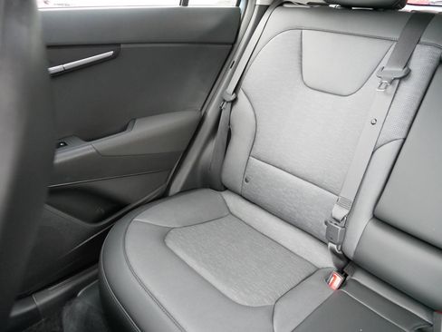 Used 2023 Kia Niro SX Touring image 12