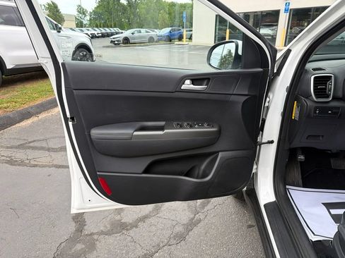 Used 2020 Kia Sportage LX AWD/4WD image 27