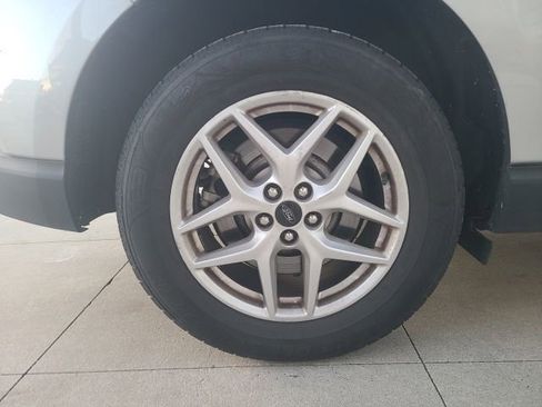 Used 2024 Ford Edge SEL image 10