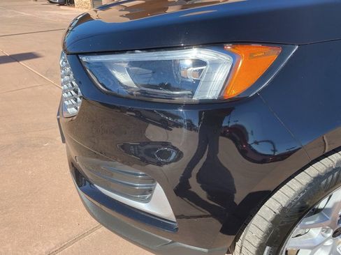 Used 2023 Ford Edge SEL image 3