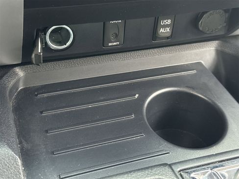 Used 2017 Toyota Tundra Limited image 27