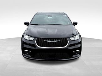 New 2026 Chrysler Pacifica Limited video 2