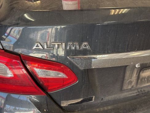 Used 2017 Nissan Altima 2.5 SL w/ 2.5 Technology Package image 4