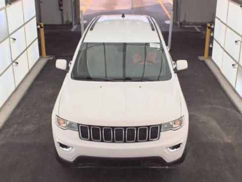 Used 2022 Jeep Grand Cherokee Laredo E image 3