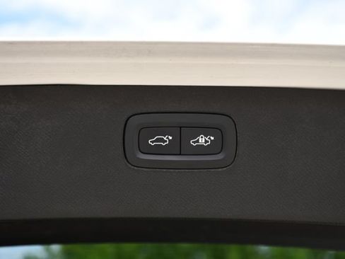 Used 2025 Volvo XC90 B6 Plus AWD/4WD image 26