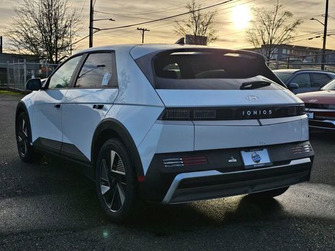 New 2026 Hyundai Ioniq 5 SE image 5