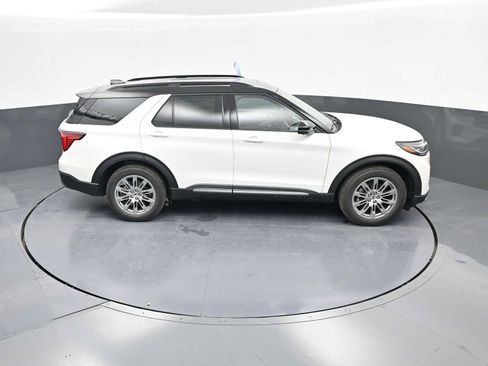 New 2026 Ford Explorer Platinum image 57