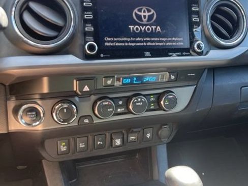 Used 2020 Toyota Tacoma TRD Off-Road w/ TRD Premium Off Road Package AWD/4WD image 7