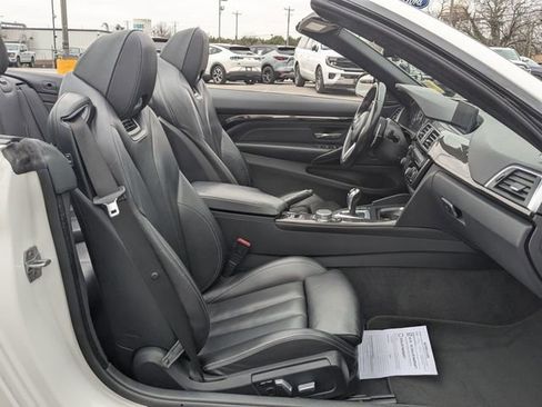 Used 2016 BMW M4 Convertible image 23