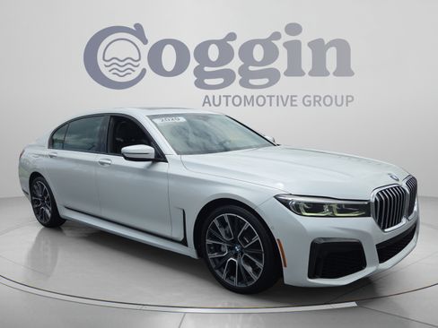 Used 2020 BMW 740i w/ M Sport Package RWD image 7