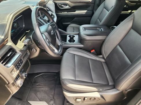 Used 2022 Chevrolet Tahoe Z71 w/ Luxury Package AWD/4WD image 13