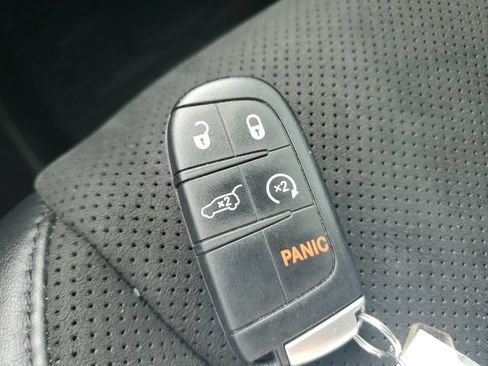 Used 2021 Jeep Grand Cherokee Trailhawk w/ Premium Lighting Group AWD/4WD image 29