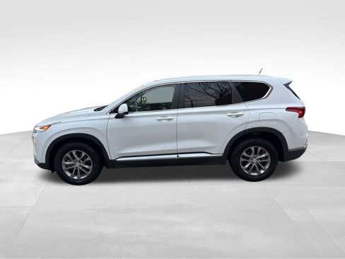 Used 2019 Hyundai Santa Fe SE image 2