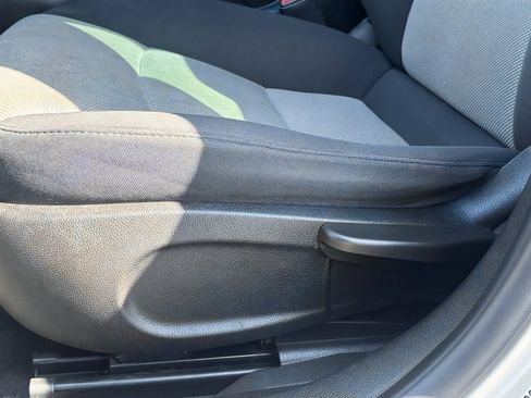 Used 2013 Chevrolet Cruze LS FWD image 27