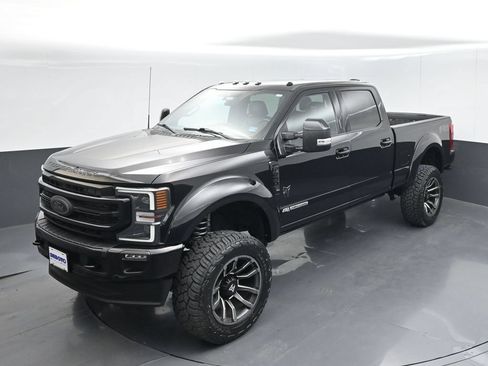Used 2022 Ford F250 Lariat w/ Black Appearance Package AWD/4WD image 4