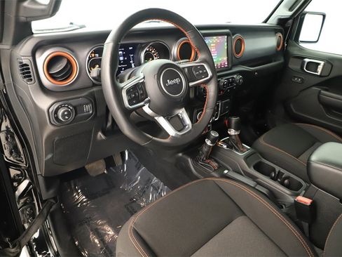 Used 2023 Jeep Gladiator Mojave w/ Cold Weather Group image 15