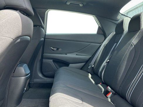 New 2025 Hyundai Elantra SEL image 14