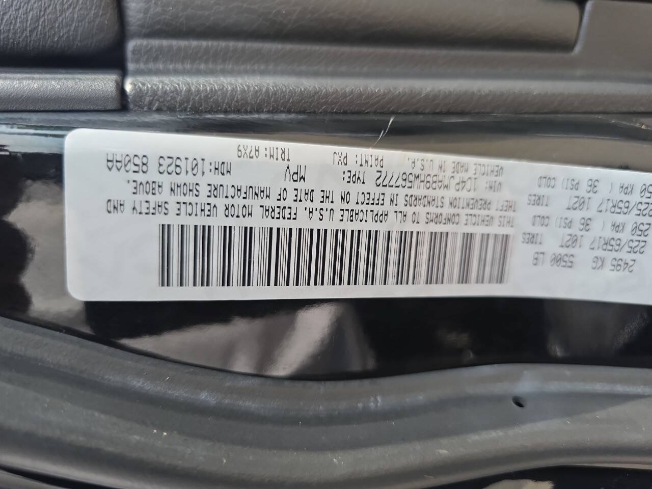 Used 2017 Jeep Cherokee Sport AWD/4WD image 28