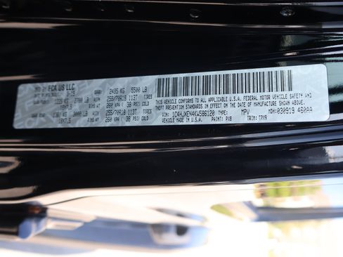 Used 2019 Jeep Wrangler Unlimited Sahara AWD/4WD image 38