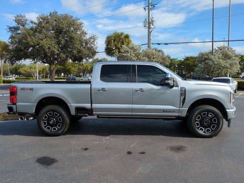 Used 2024 Ford F250 Platinum image 3