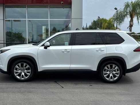 Certified 2026 Toyota Grand Highlander AWD image 9