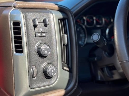 Used 2018 Chevrolet Silverado 1500 LTZ w/ Texas Edition image 18