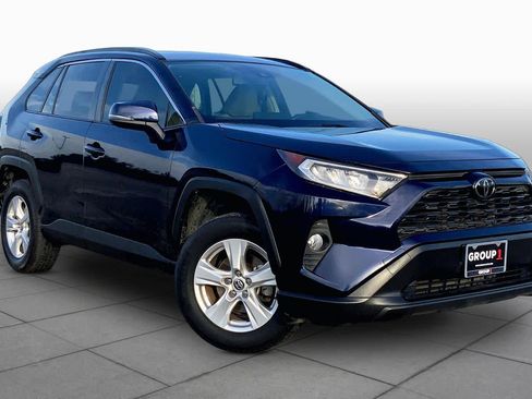 Used 2021 Toyota RAV4 XLE AWD/4WD image 3