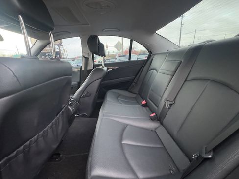Used 2009 Mercedes-Benz E 350 4MATIC Sedan image 11