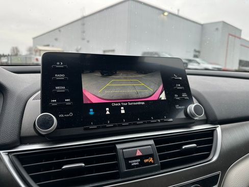 Used 2019 Honda Accord LX image 11