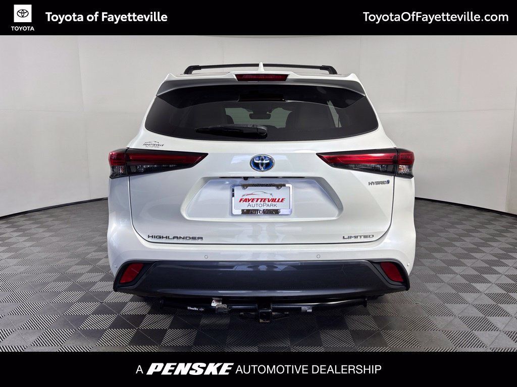 Used 2021 Toyota Highlander Limited FWD image 4