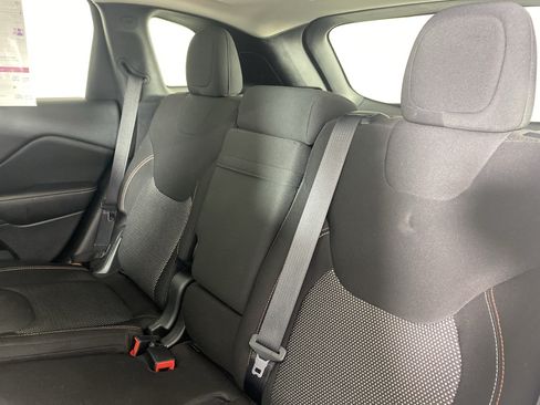 Used 2017 Jeep Cherokee 75th Anniversary AWD/4WD image 36