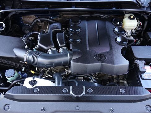 Used 2022 Toyota 4Runner SR5 Premium image 35