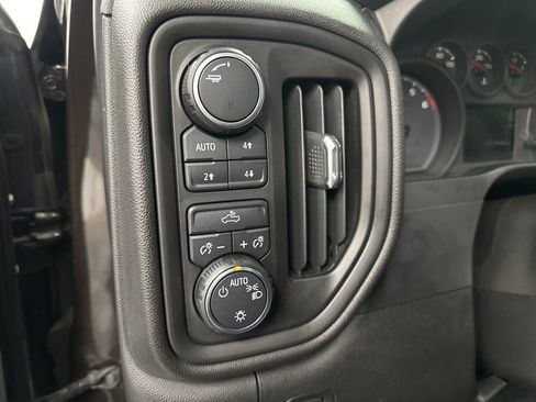 Used 2019 Chevrolet Silverado 1500 Custom Trail Boss AWD/4WD image 13