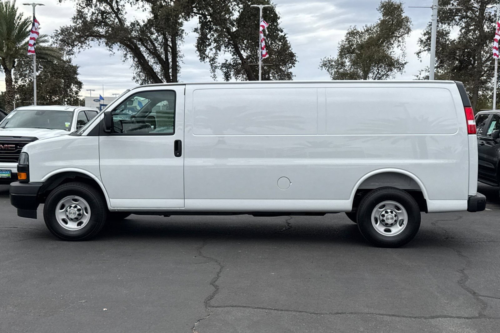New 2026 Chevrolet Express 2500 Extended w/ Driver Convenience Package RWD image 6