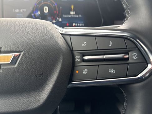 Used 2025 Chevrolet Equinox LT image 19