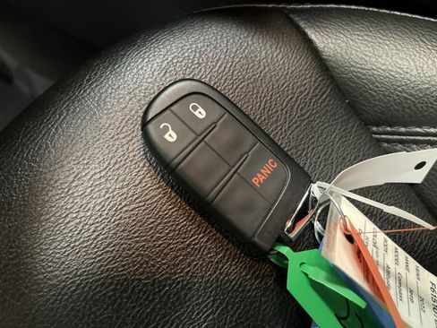 Used 2022 Jeep Compass Altitude image 24